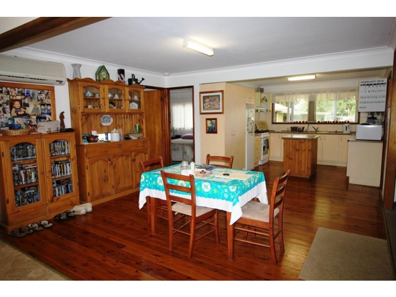 18 Ninth Ave, Stuarts Point NSW 2441