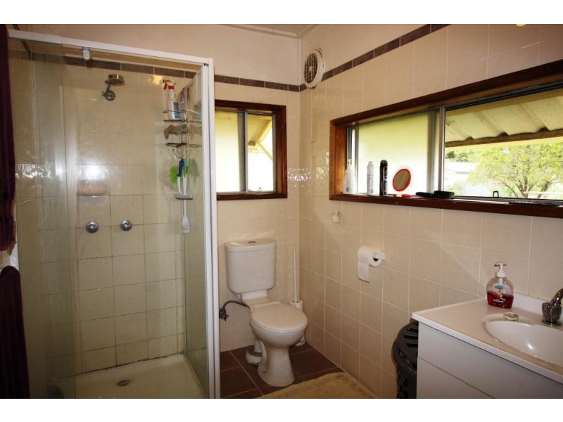 18 Ninth Ave, Stuarts Point NSW 2441