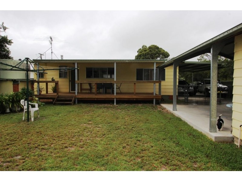 18 Ninth Ave, Stuarts Point NSW 2441