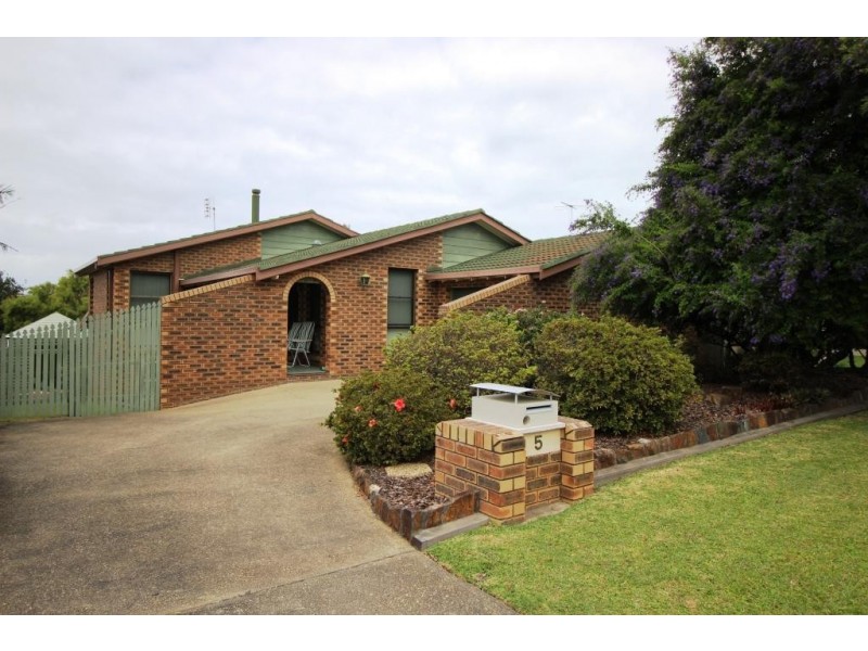 5 Oleander Dr, Scotts Head NSW 2447