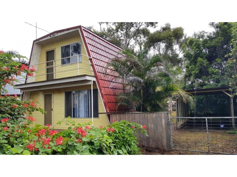 9 Seventh Ave, Stuarts Point NSW 2441