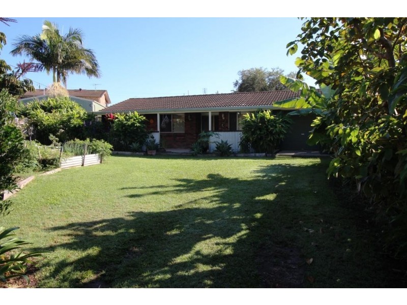 2 Raleigh St, Scotts Head NSW 2447