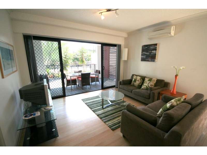 15/15 Kitchener Street, Coorparoo QLD 4151