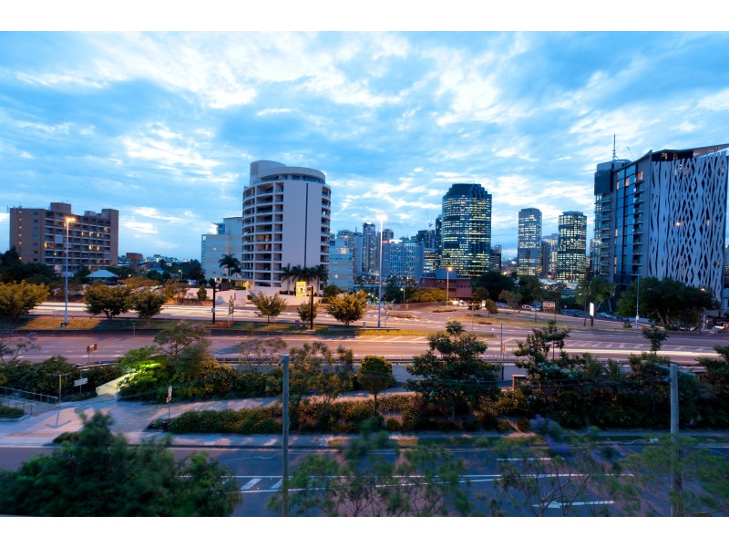 48/45 Deakin Street, Kangaroo Point QLD 4169