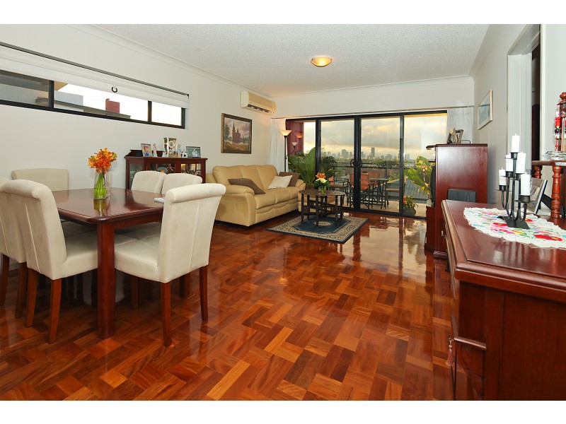 11/15 Kitchener Street, Coorparoo QLD 4151