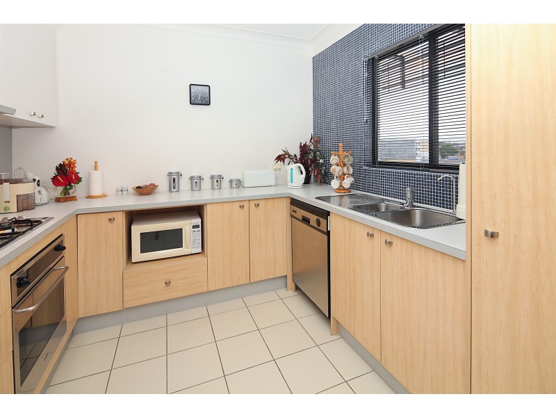 11/15 Kitchener Street, Coorparoo QLD 4151