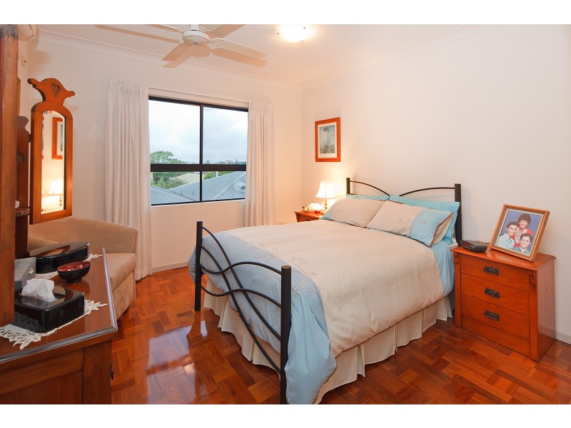 11/15 Kitchener Street, Coorparoo QLD 4151