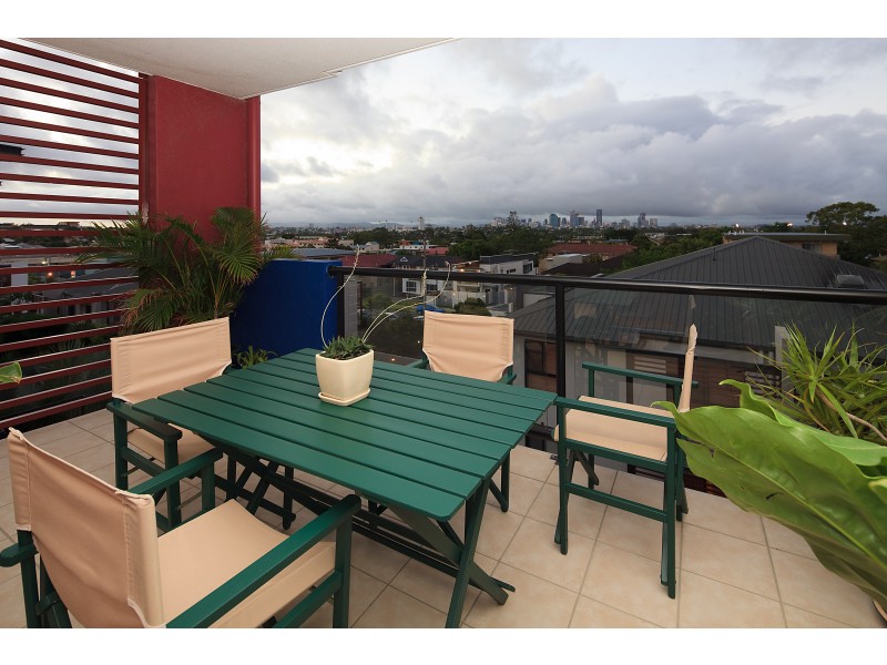 11/15 Kitchener Street, Coorparoo QLD 4151