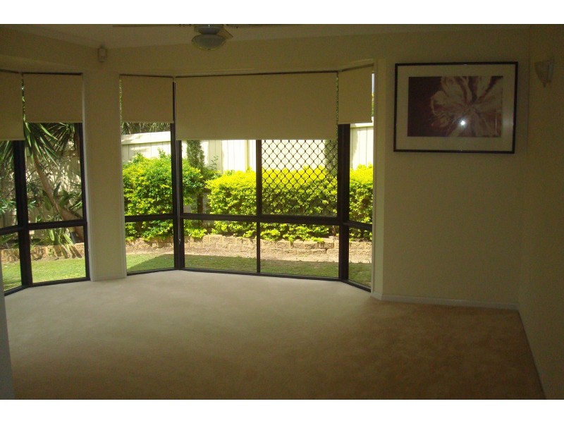6 Standford Place, Regents Park QLD 4118