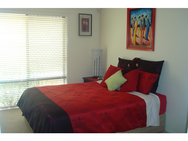 6 Standford Place, Regents Park QLD 4118