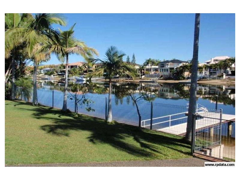 34 Charolis Crescent, Benowa Waters QLD 4217