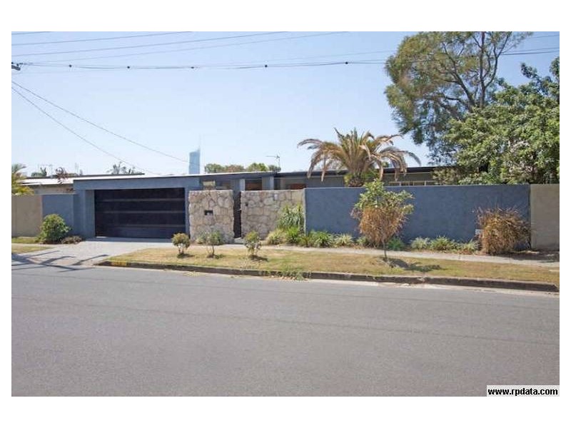 34 Allambi Avenue, Broadbeach Waters QLD 4218
