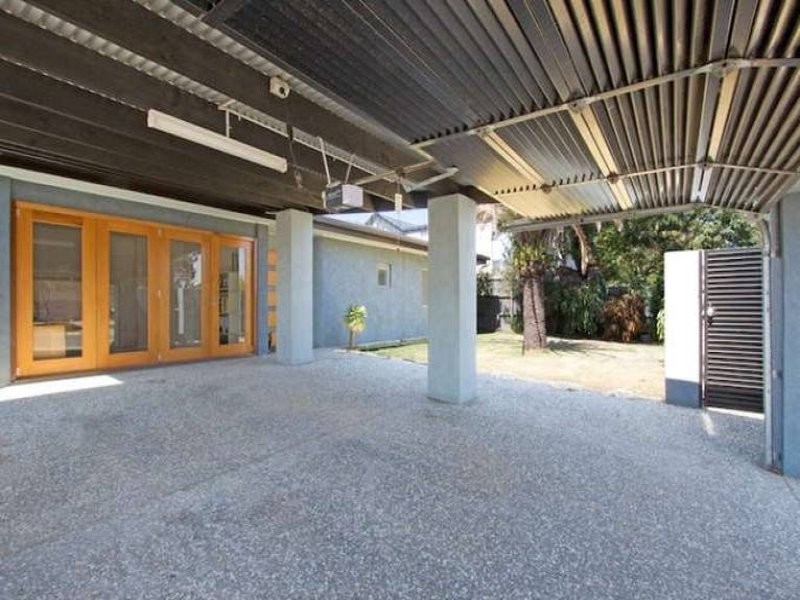 34 Allambi Avenue, Broadbeach Waters QLD 4218