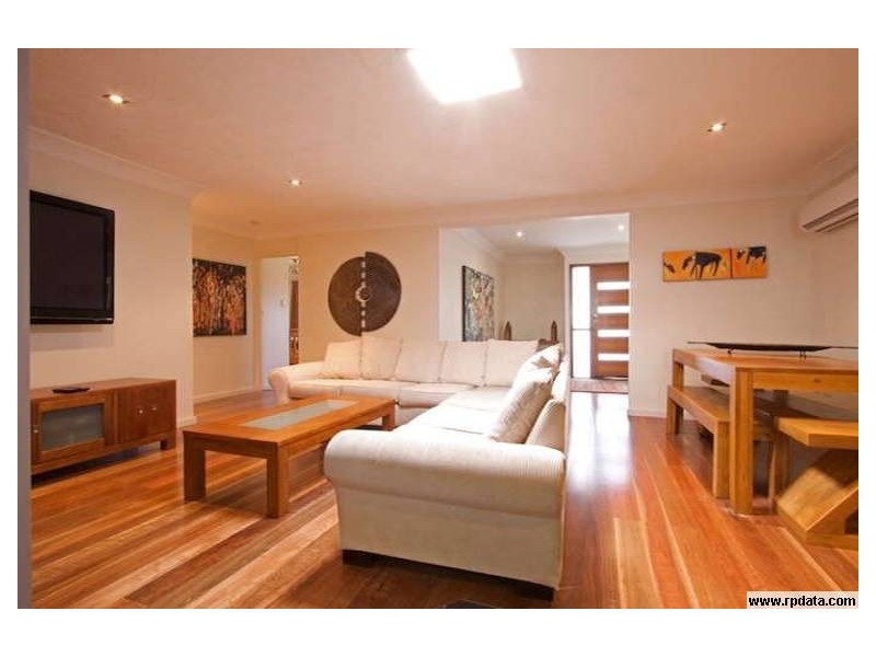 34 Allambi Avenue, Broadbeach Waters QLD 4218