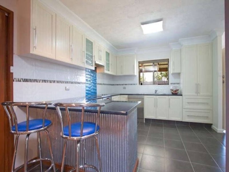 34 Allambi Avenue, Broadbeach Waters QLD 4218