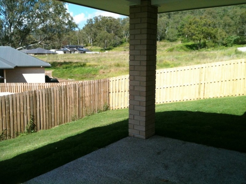 24 Skyline Circuit, Windaroo QLD 4207