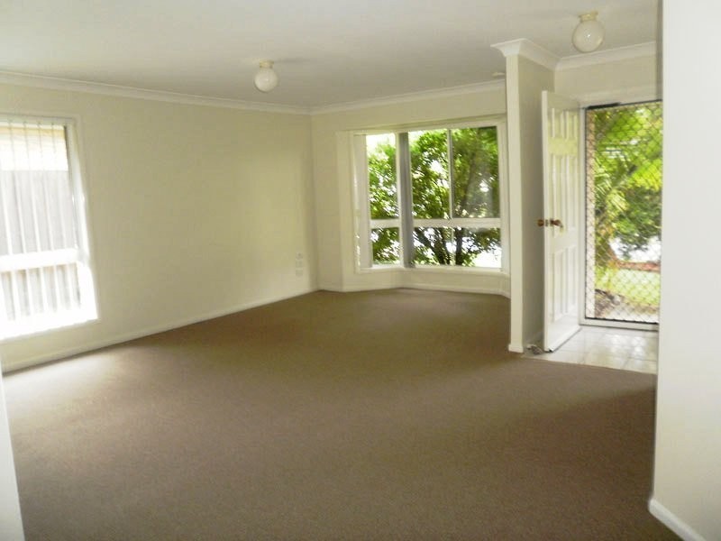 16 Glengarry close, Highland Park QLD 4211