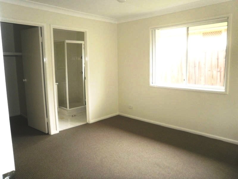 16 Glengarry close, Highland Park QLD 4211