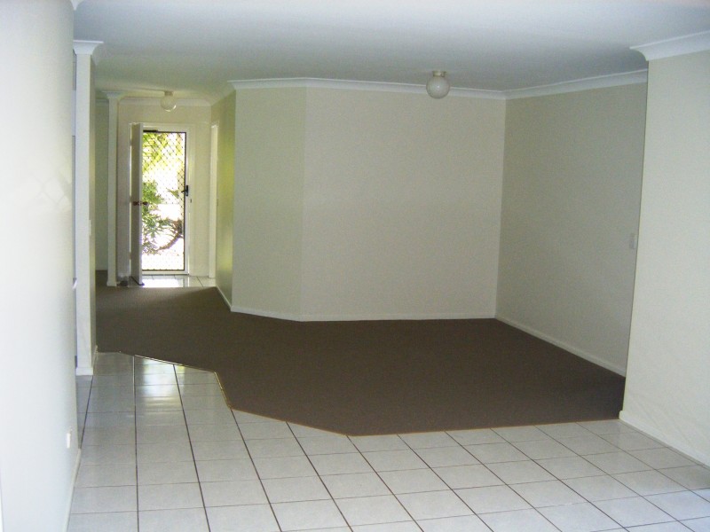 16 Glengarry close, Highland Park QLD 4211