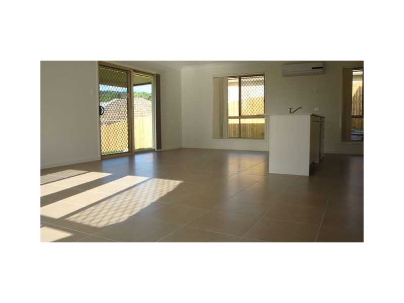 8 Jackaroo Crescent, Gilston QLD 4211