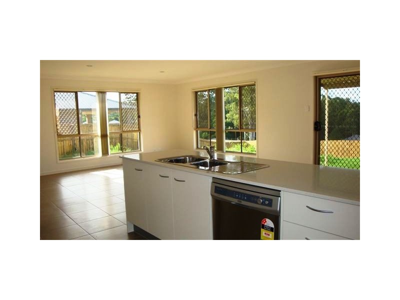 8 Jackaroo Crescent, Gilston QLD 4211