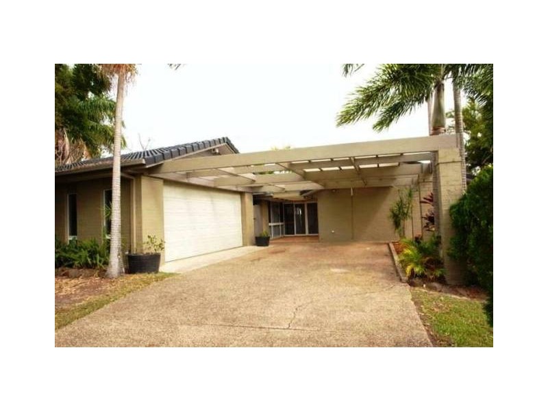 4 Crampton Court, Parkwood QLD 4214