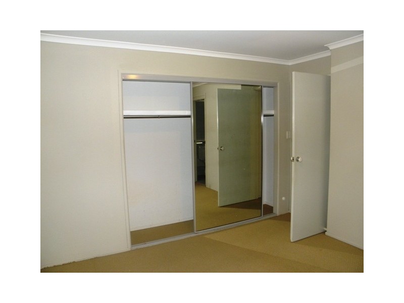 4 Crampton Court, Parkwood QLD 4214