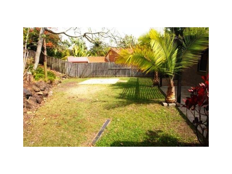 4 Crampton Court, Parkwood QLD 4214
