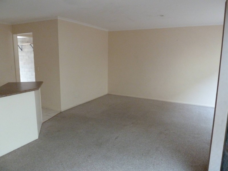 2/6 Harley, Labrador QLD 4215