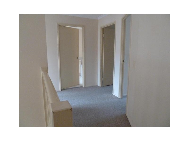 2/6 Harley, Labrador QLD 4215