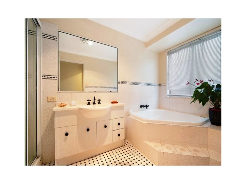 Carrara QLD 4211