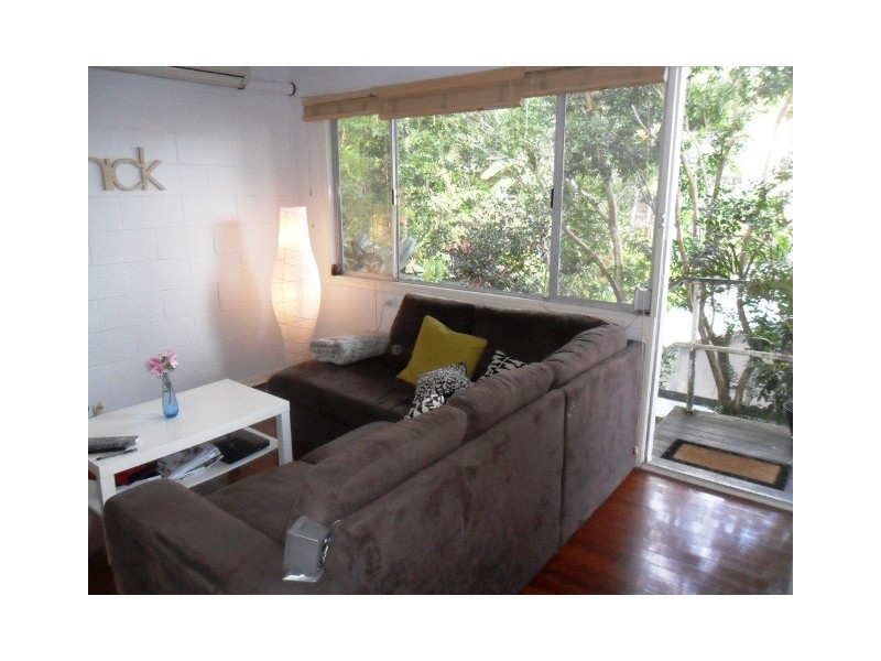 8 Westview Road, Currumbin QLD 4223