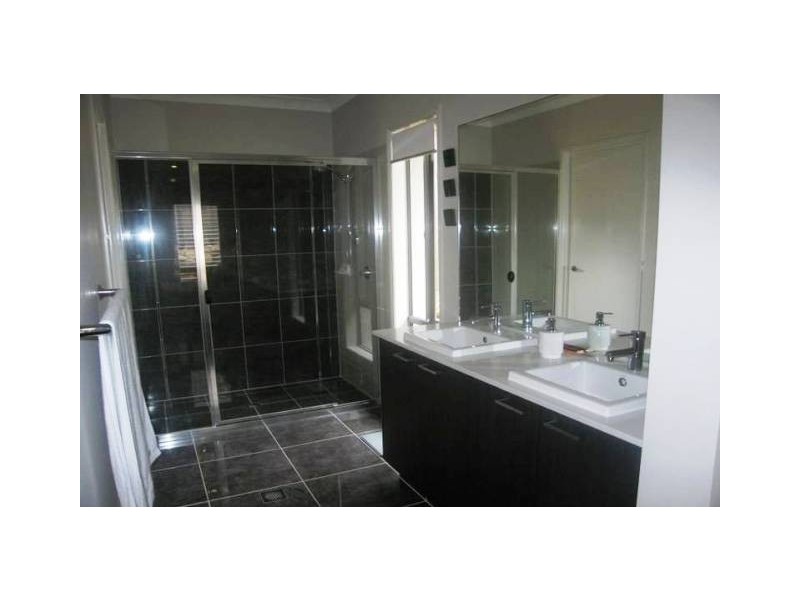 10 Daintree Crescent, Coomera QLD 4209