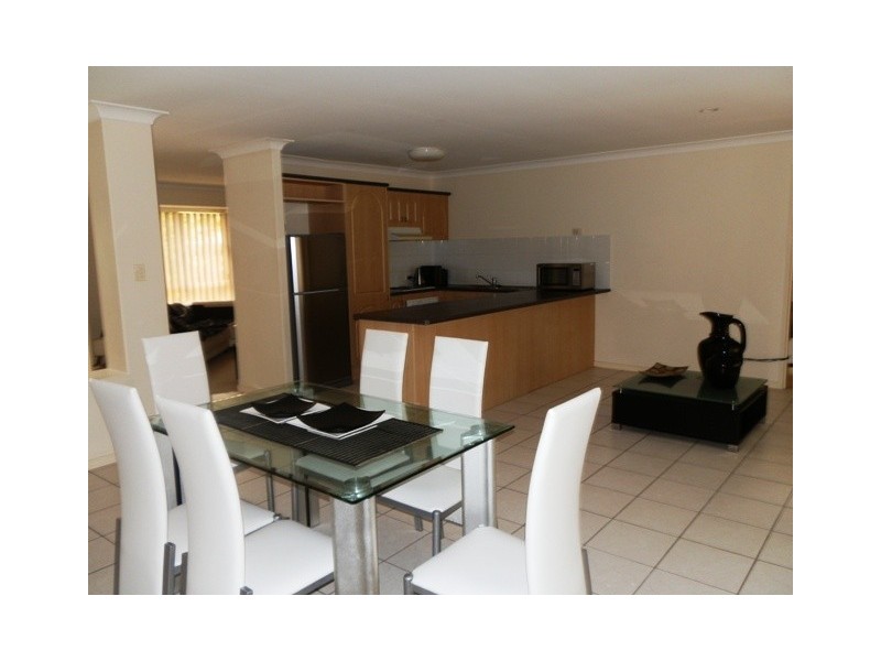 9 Woodbine Court, Parkwood QLD 4214