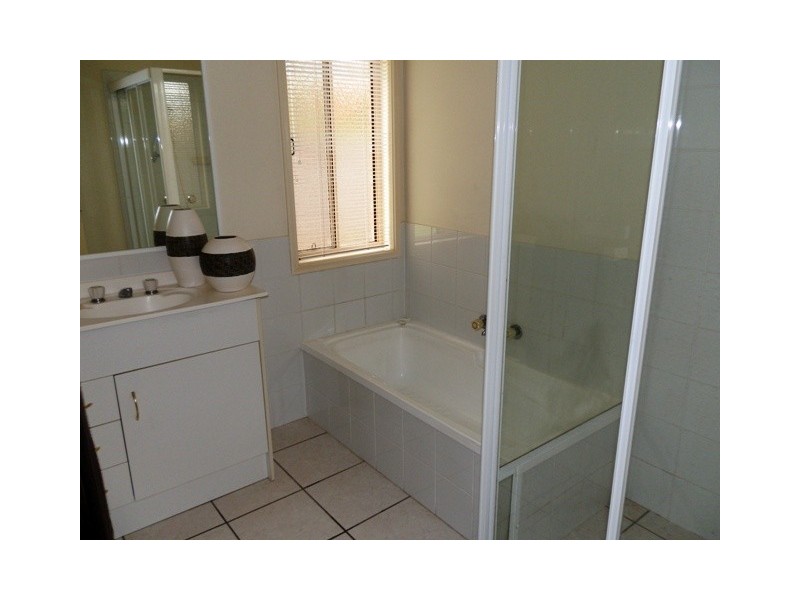 9 Woodbine Court, Parkwood QLD 4214