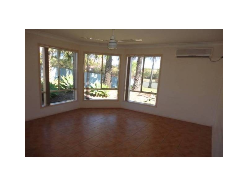 22 Marble Arch, Arundel QLD 4214