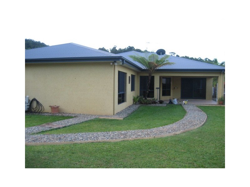 3 Kawana Street, Caravonica QLD 4878