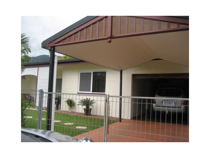 16 Walnut Street, Manoora QLD 4870