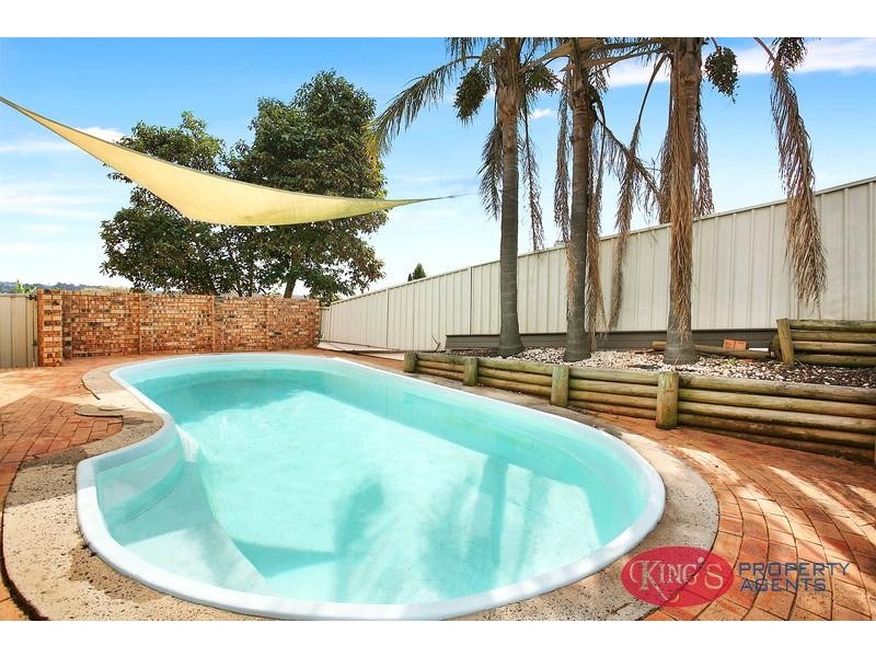15 Clareville Cl., Woodbine NSW 2560
