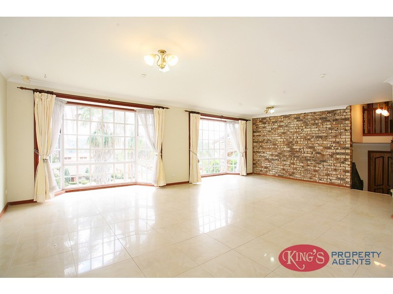15 Clareville Cl., Woodbine NSW 2560
