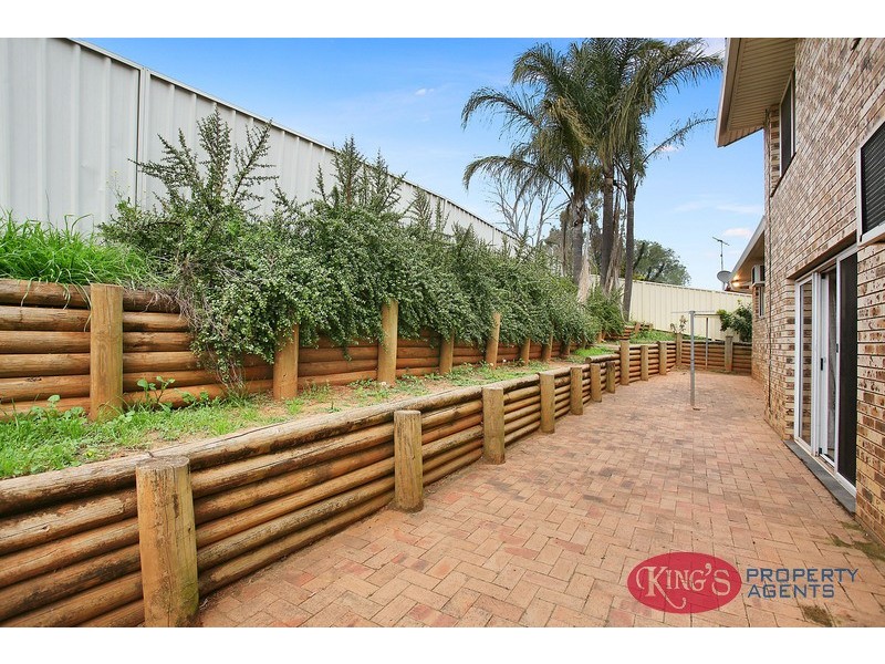 15 Clareville Cl., Woodbine NSW 2560