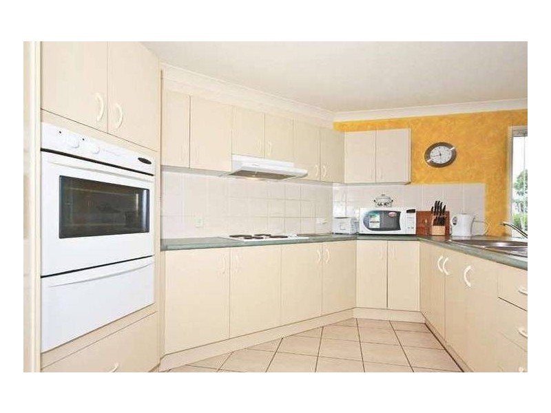 2 Paddington Drive, Carrara QLD 4211