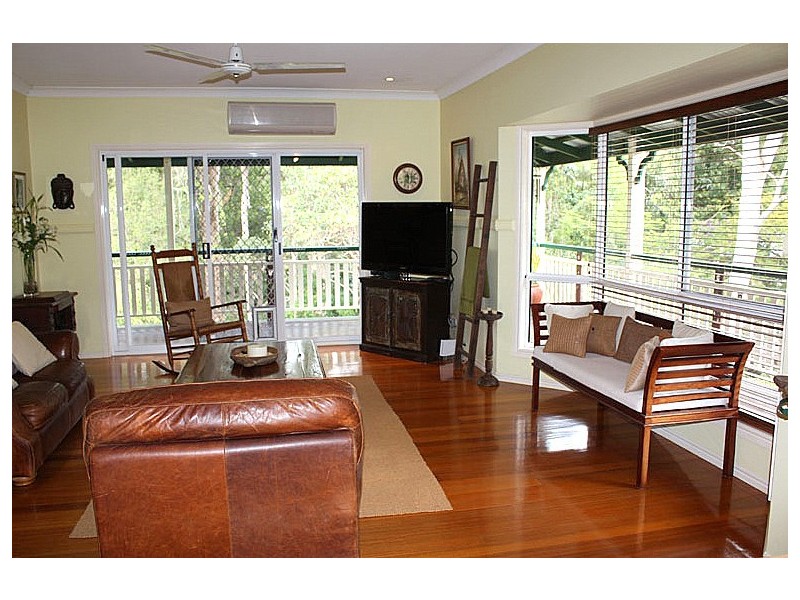 11 Wisteria Court, Tallebudgera Valley QLD 4228