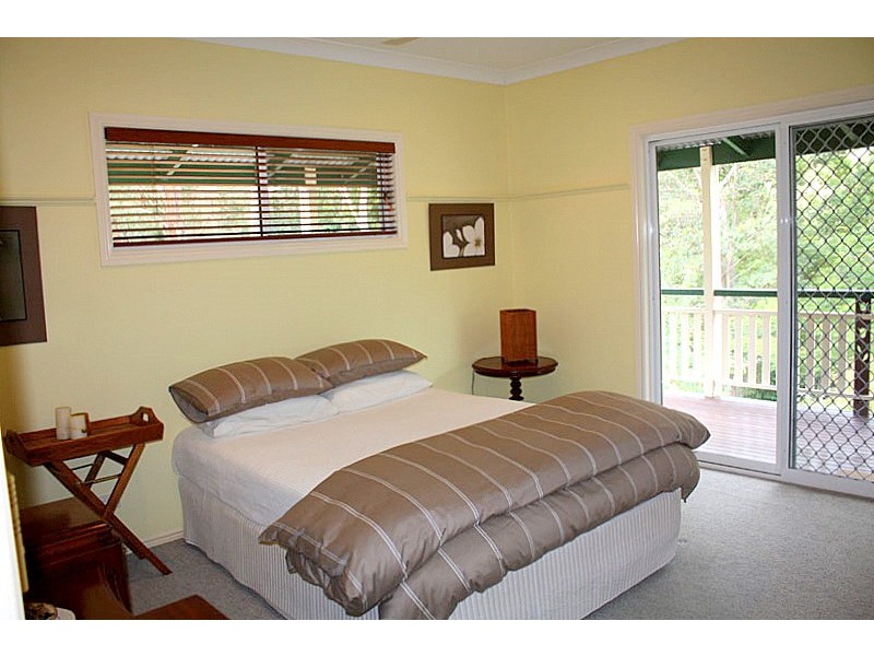 11 Wisteria Court, Tallebudgera Valley QLD 4228