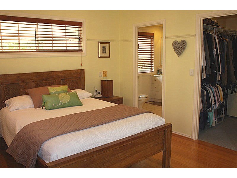 11 Wisteria Court, Tallebudgera Valley QLD 4228