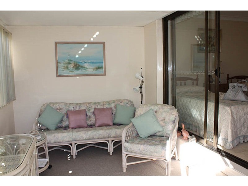 1/17 Wagtail Ct, Burleigh Waters QLD 4220