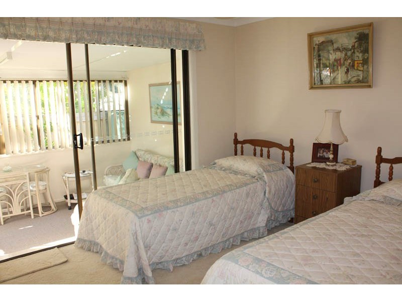 1/17 Wagtail Ct, Burleigh Waters QLD 4220