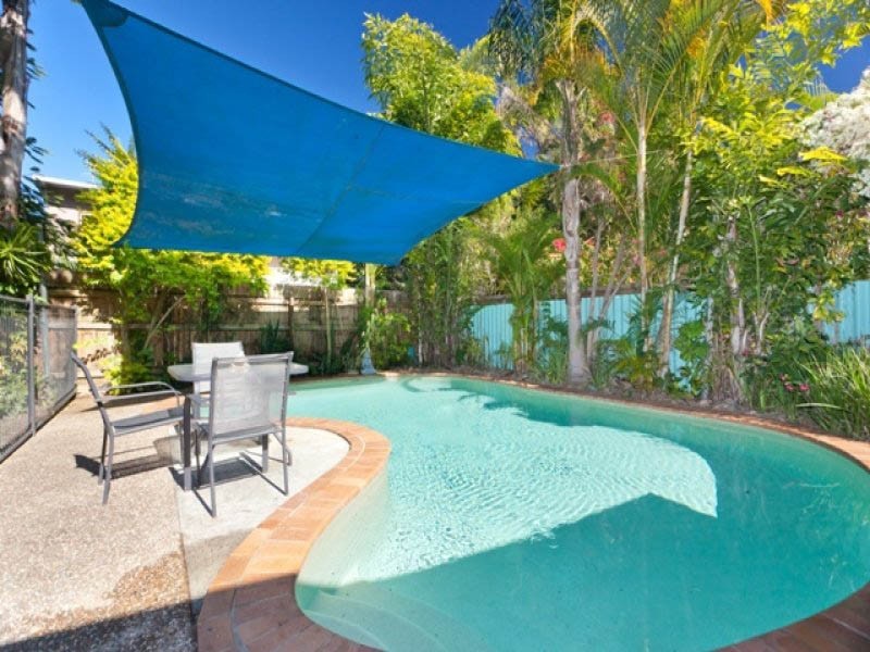 42 DJERRAL AVE, Burleigh Heads QLD 4220