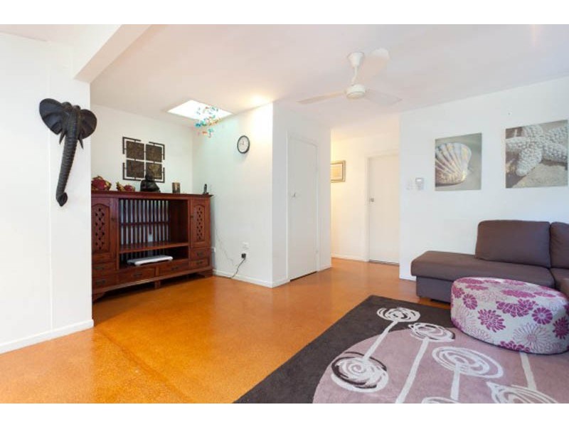 42 DJERRAL AVE, Burleigh Heads QLD 4220