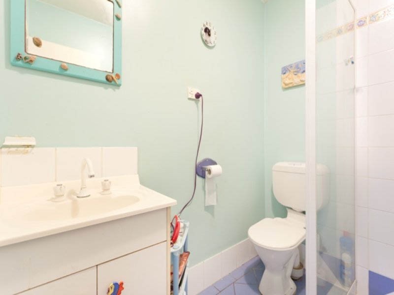 42 DJERRAL AVE, Burleigh Heads QLD 4220